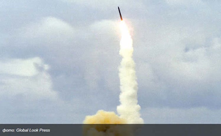 в субботу 11/7/2015 ВМС впервые тестировали ракету Trident 11 D5 Trident 11 D5